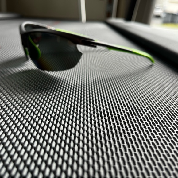 SUNCLOUD Polarized Sunglasses - Picture 5 of 6